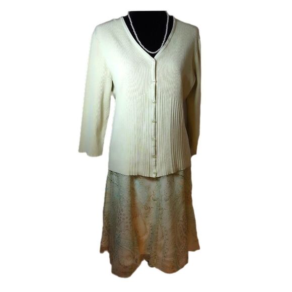 GEOFFREY BEENE Skirt and Silk Sweater Set Gauzy V-Neck Sweater Mint Size… - Picture 1 of 7